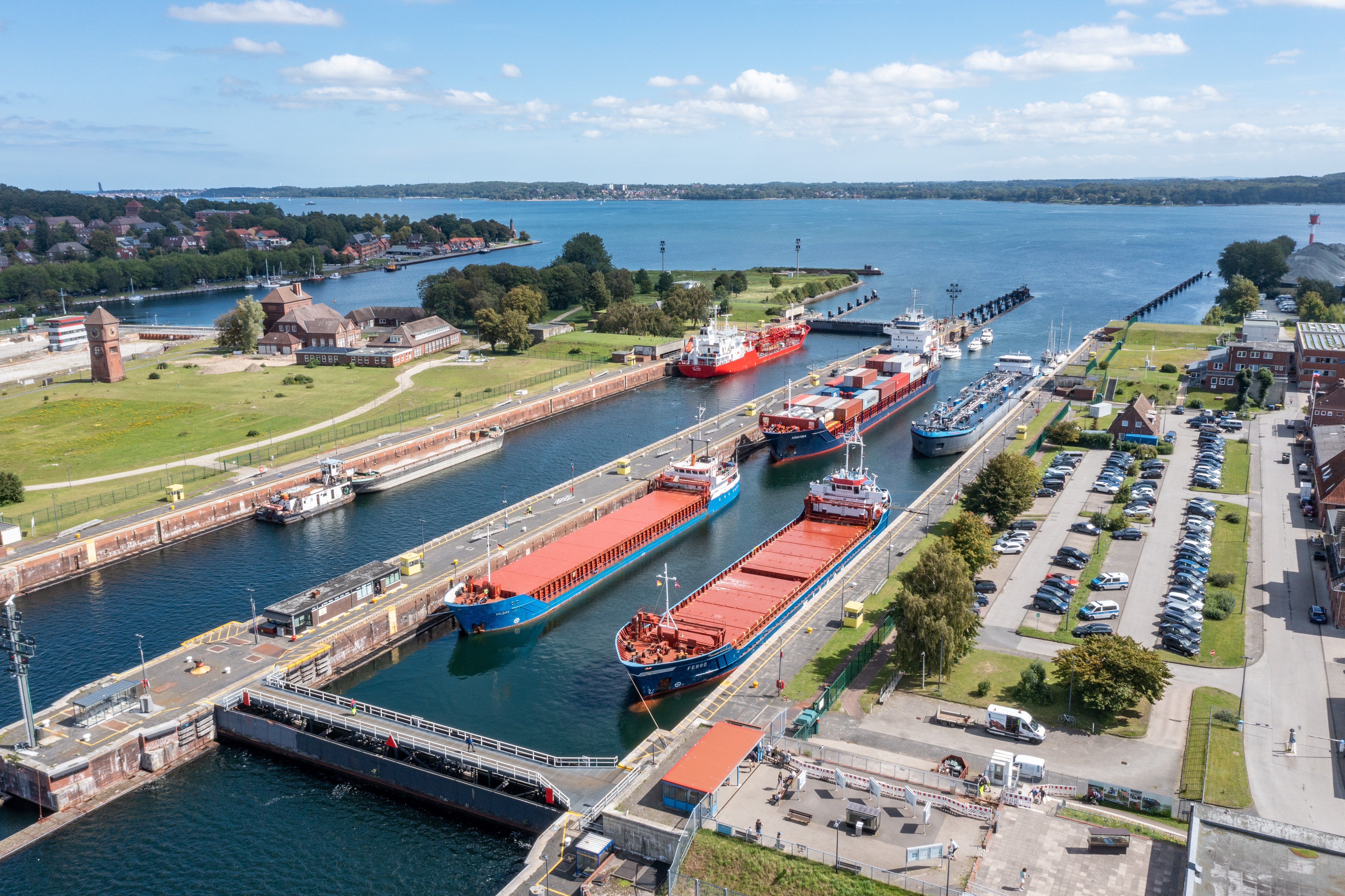 Private Kiel Canal Holtenau Lock Watch & Expert Canal Tour