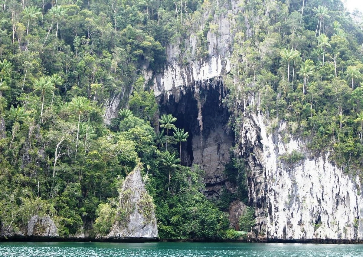 Goa Keramat Sacred Cave: Guided Cultural & History Trek