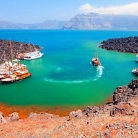 Private Caldera Bay Boat Expedition: Into the Volcano's Heart