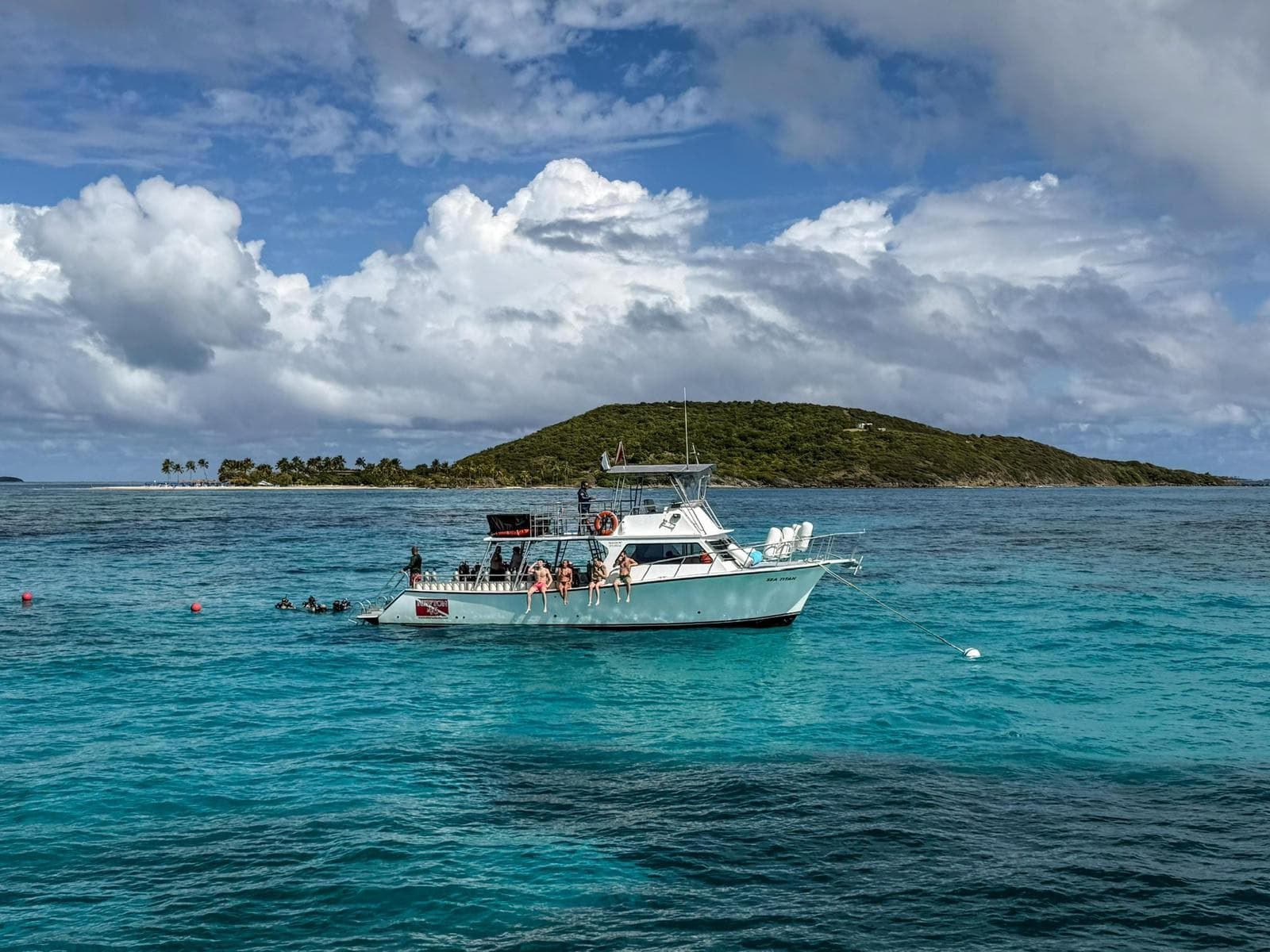 Puerto Bolívar Sunset Cruise: Private Yacht on the Gulf of Guayaquil
