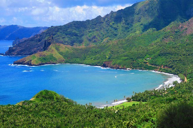Trekking Hiva Oa's Jungle Ridges: Waterfall & Endemic Birdwatching