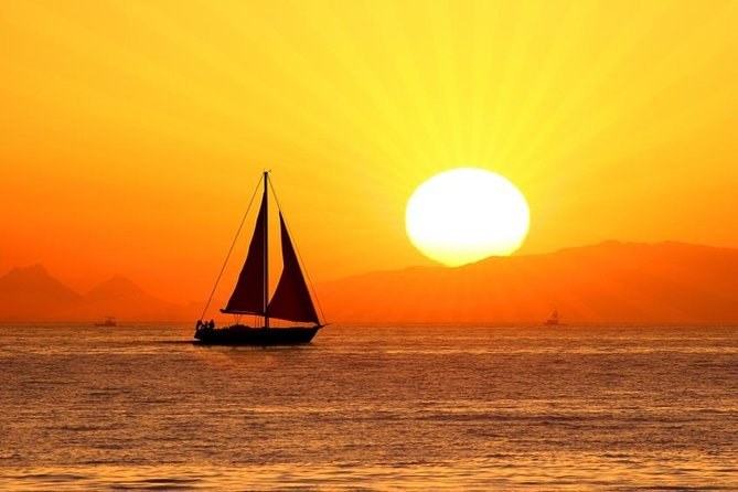 Exclusive Champagne Sunset Sail, St. Maarten/St. Martin
