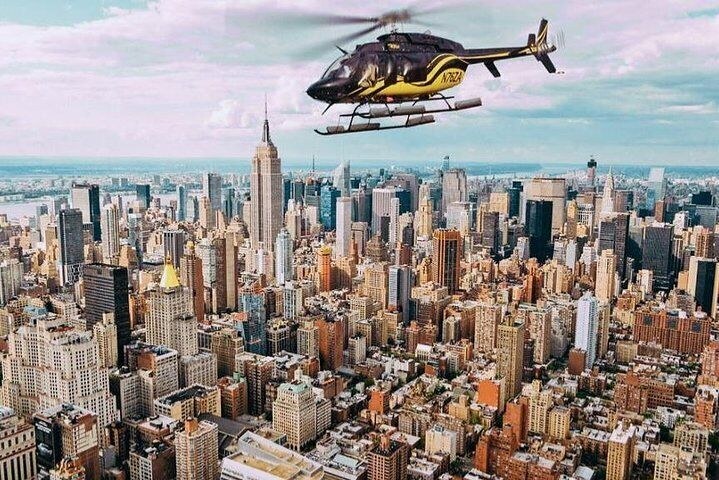 Manhattan by Helicopter: Private Island & Skyline Flight