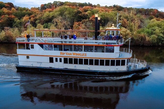 Hudson River: Private Classic Yacht Sailing Cruise