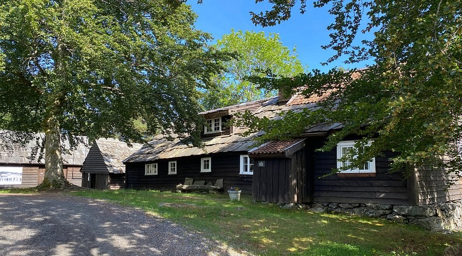 Sunnhordlandstunet Open-Air Museum: Private Guided Heritage Walk