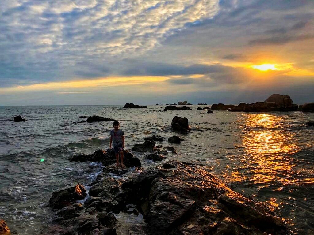 Tianya Haijiao & Authentic Fishing Village: History at the Edge of the World