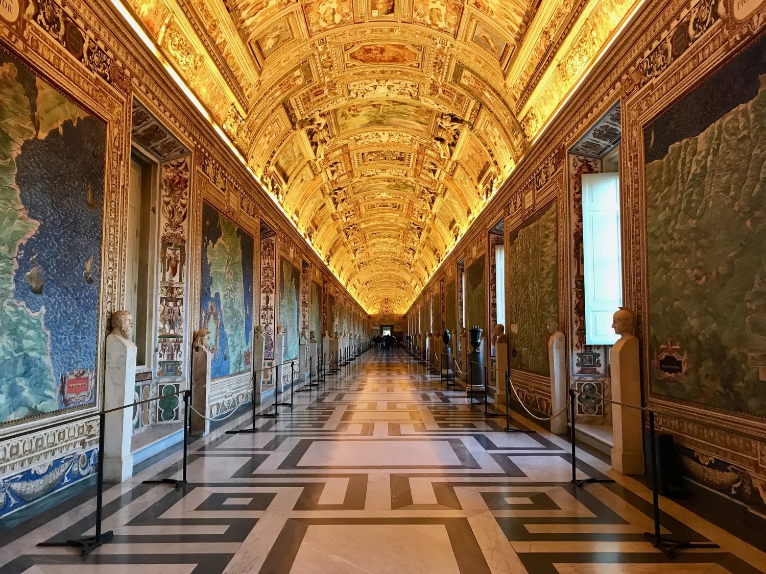 Vatican Museums & Sistine Chapel: Private Dawn Access