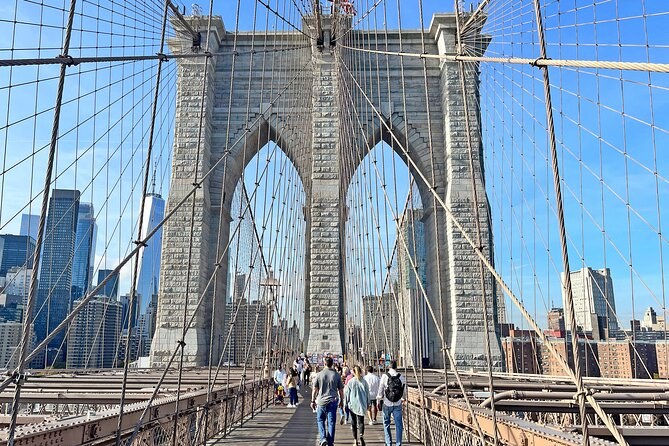Brooklyn Bridge & DUMBO: Private Walking Tour with Local Expert