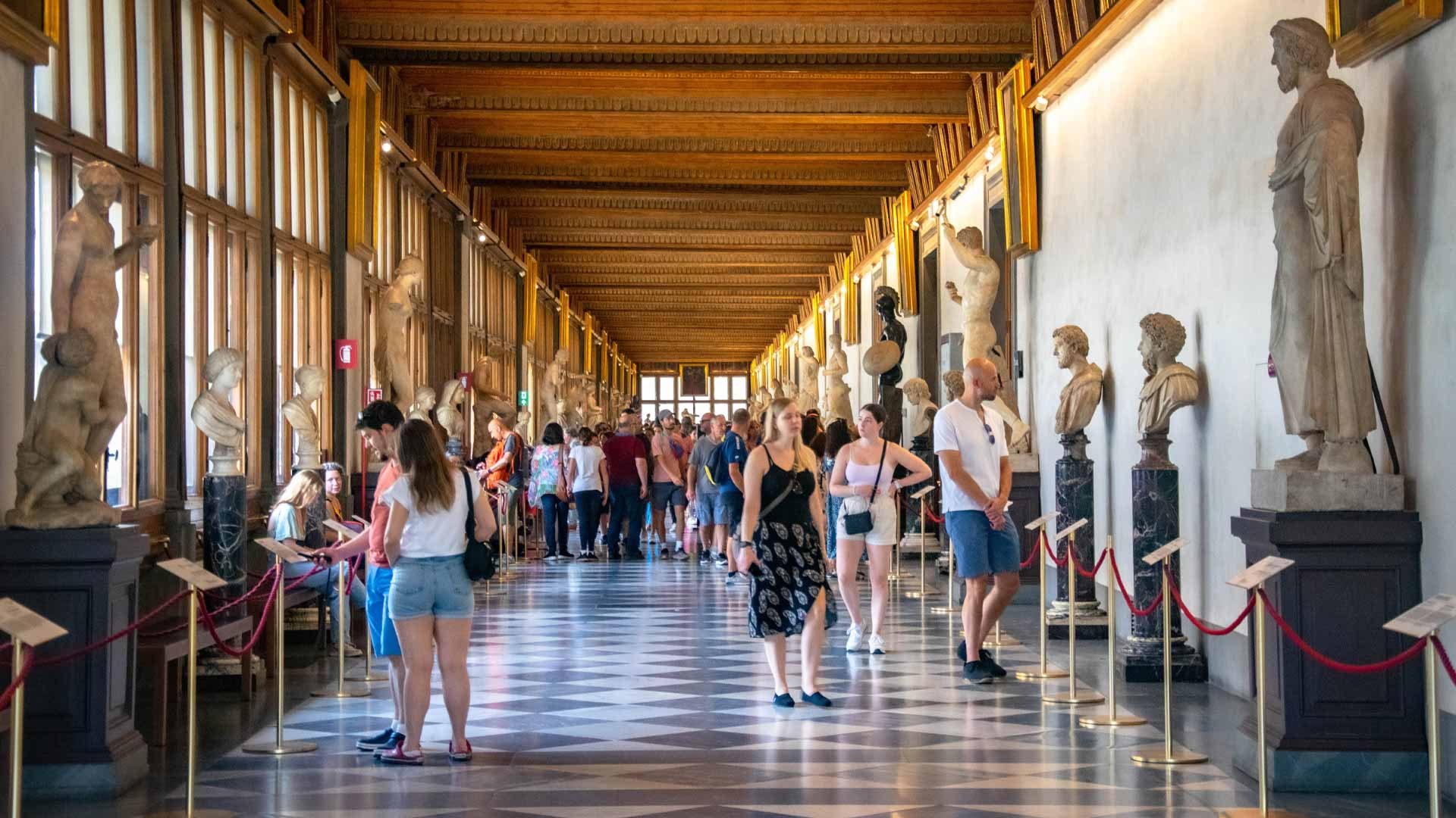 Small-Group Uffizi Gallery at Opening Time with Expert Art Historian