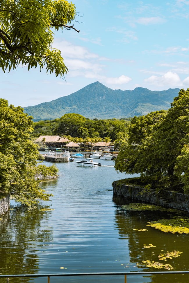 Granada Colonial & Lake Nicaragua: Private Lakeside Discovery