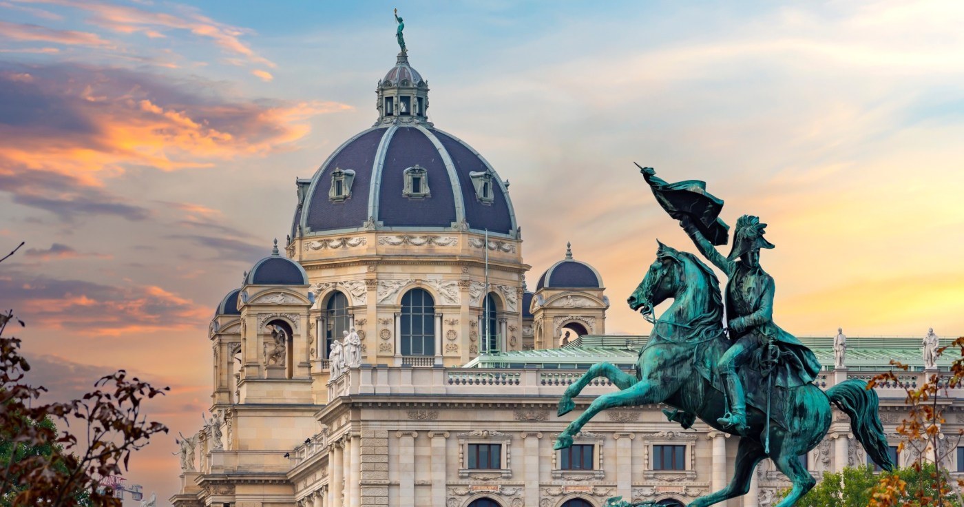 Private Expert Walking Tour: Imperial Vienna & Hidden Courtyards