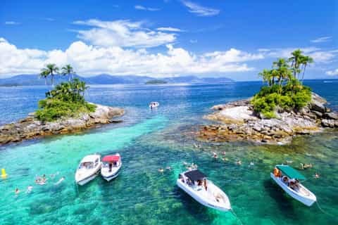 Full-Day Private Speedboat Around Ilha Grande's Wild Coast