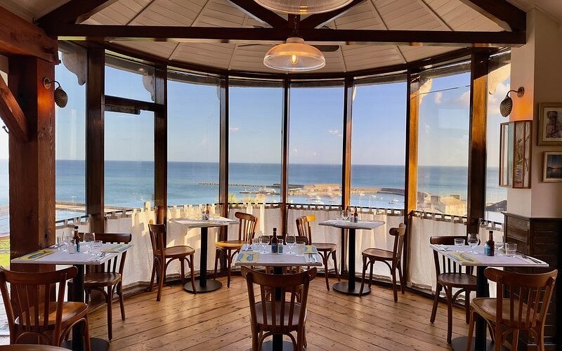 Lyme Regis Seafood Tasting: Harbour to Table Experience