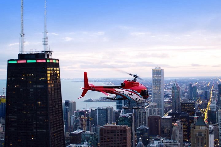 Private Helicopter Flight Over Chicago's Iconic Skyline