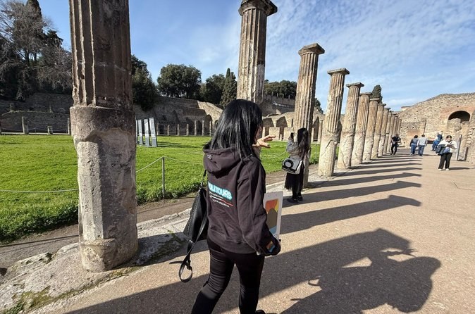 Pompeii: Exclusive After-Hours Access with Expert Archaeologist