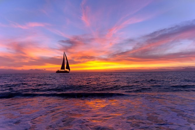 Private Sunset Sailing & Snorkel: Hidden Reefs & Champagne