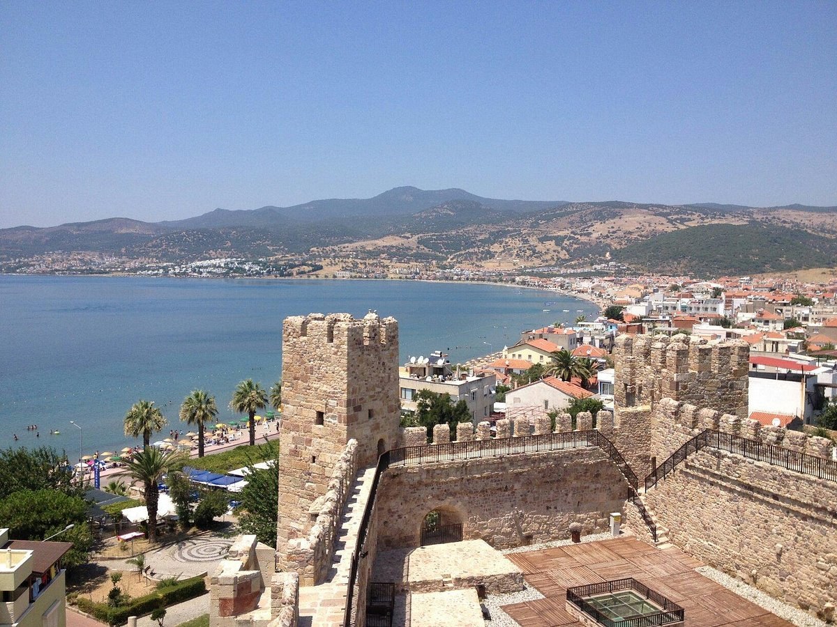 Çandarlı Castle & Fishing Village: Private Historical Coastal Walk