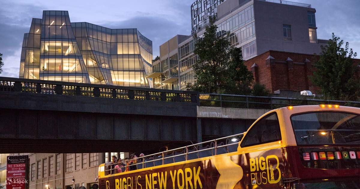 New York by Night: Private Big Bus Illuminated City Tour