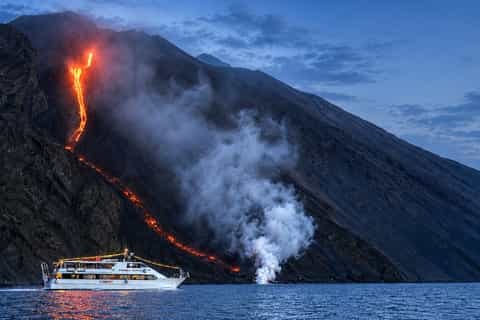 Stromboli by Night: Private Luxury Yacht & Eruption Watch