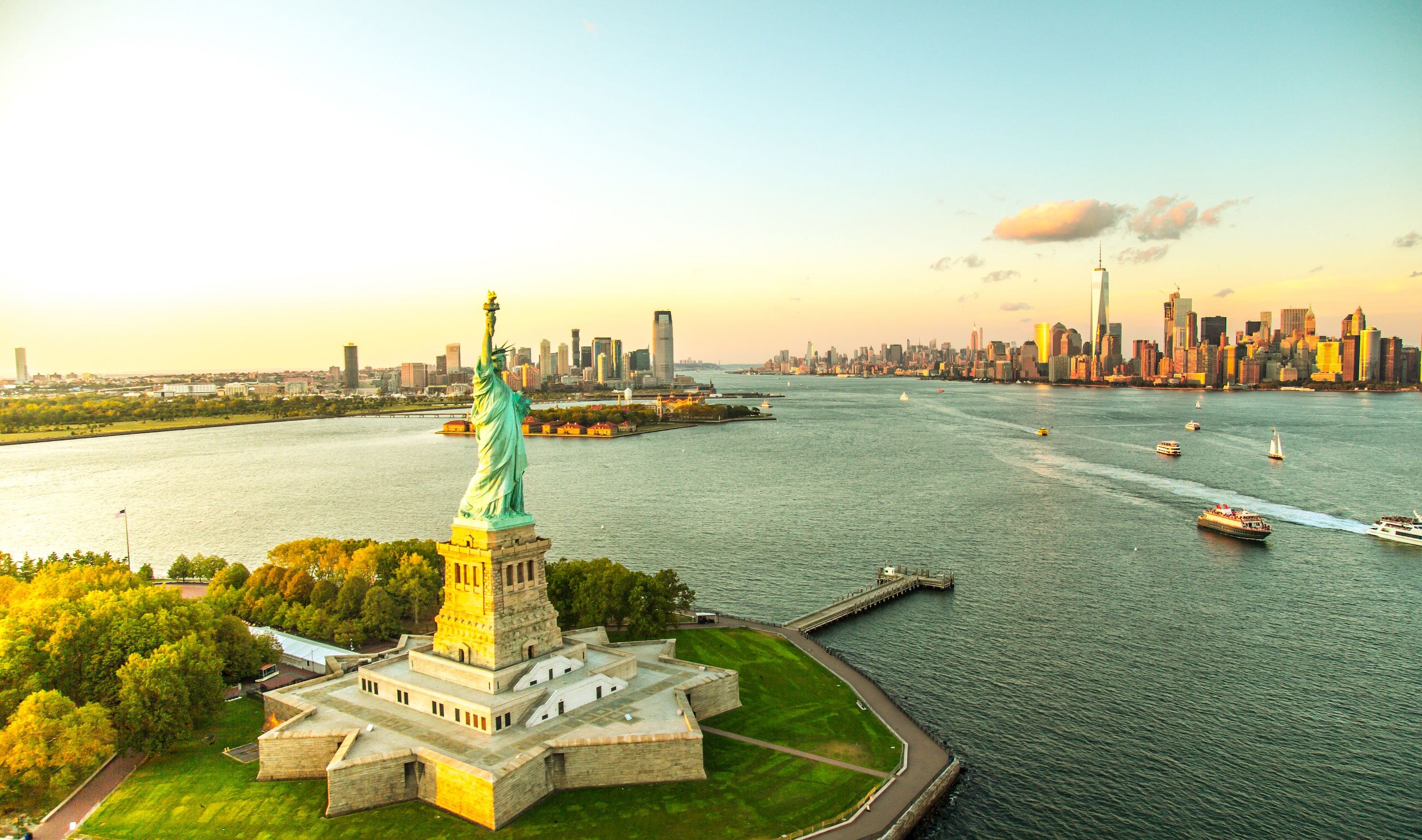 Fully Guided VIP Liberty Island & Ellis Island Tour (Small Group)