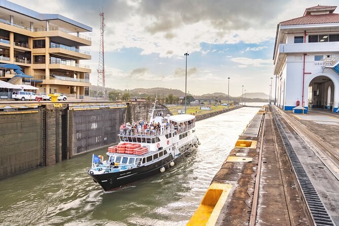 Panama Canal Full Transit: Pacific to Atlantic in One Day