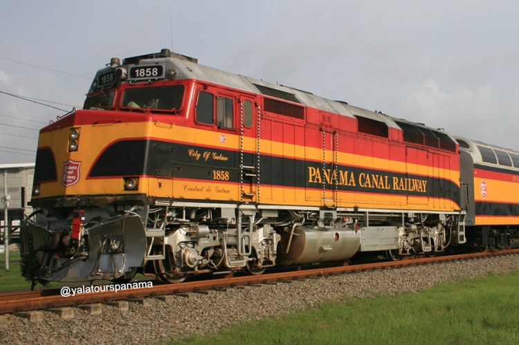 Panama Canal Railway: Transcontinental Express in a Gold-Class Car