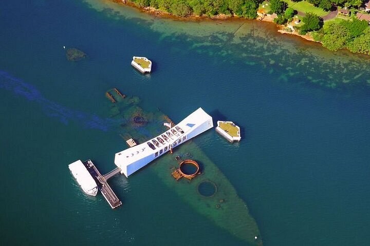 Pearl Harbor: USS Arizona Memorial & Battleship Missouri Private Tour