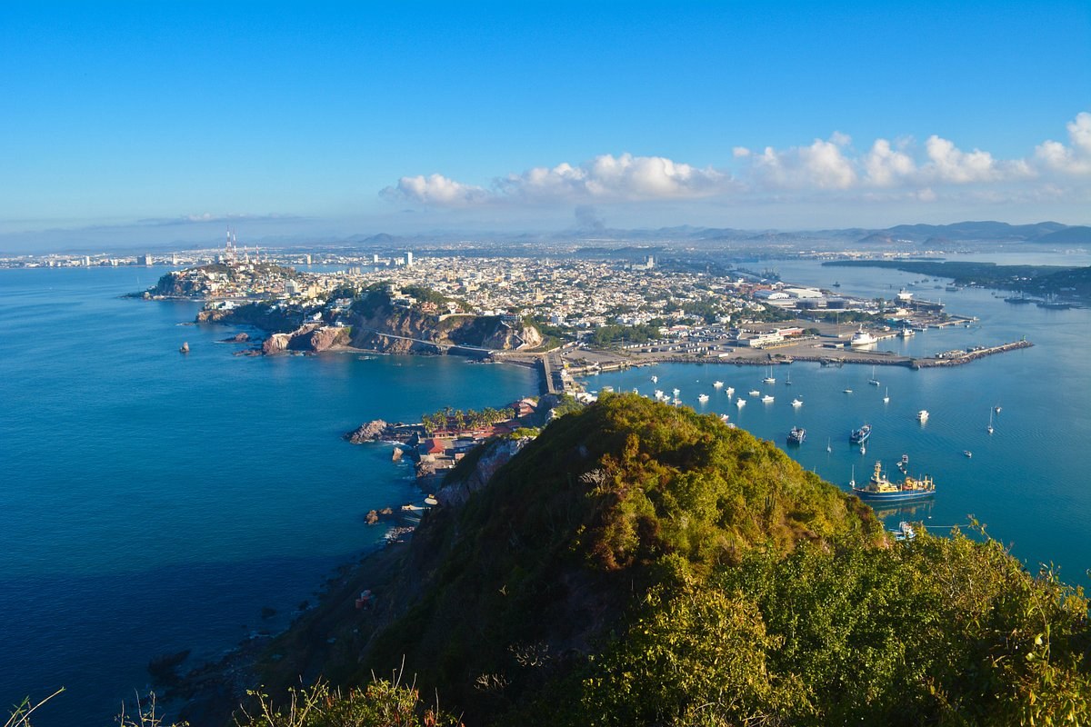 El Faro Lighthouse Climb & Old Mazatlán Historic Walking Tour