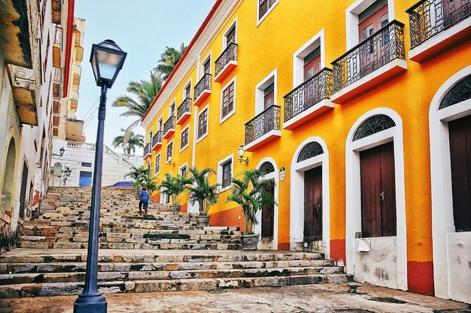 São Luís UNESCO Historic Centre: Private Architecture & Azulejo Tour