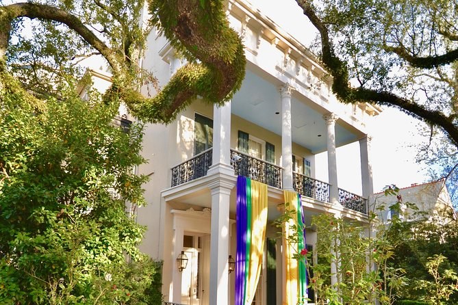 Garden District & Lafayette Cemetery: Private Walking History Tour