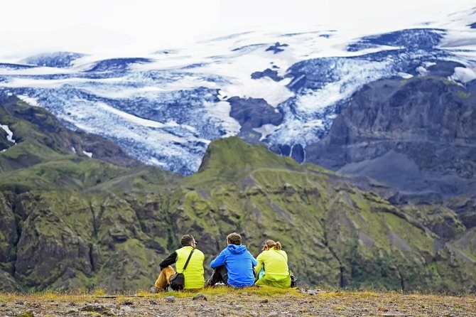 Private Jeep Expedition to Volcanic Highlands & Summit Lookout