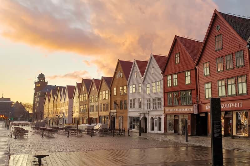 Bergenhus Fortress & St. Mary's Church: Private Twilight History Walk