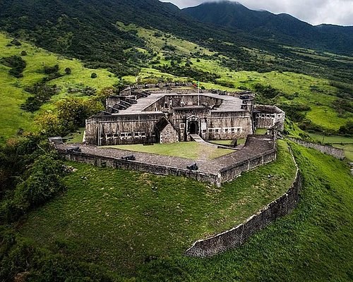 Expert-Led Small-Group Island History & Heritage Walk