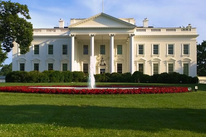 Private Guided White House & Presidential Monuments Tour