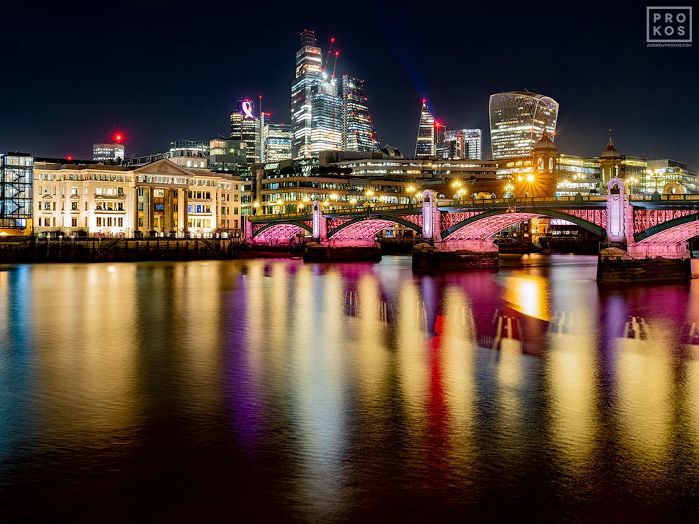 Thames by Private Luxury Launch: London's Skyline from the Water