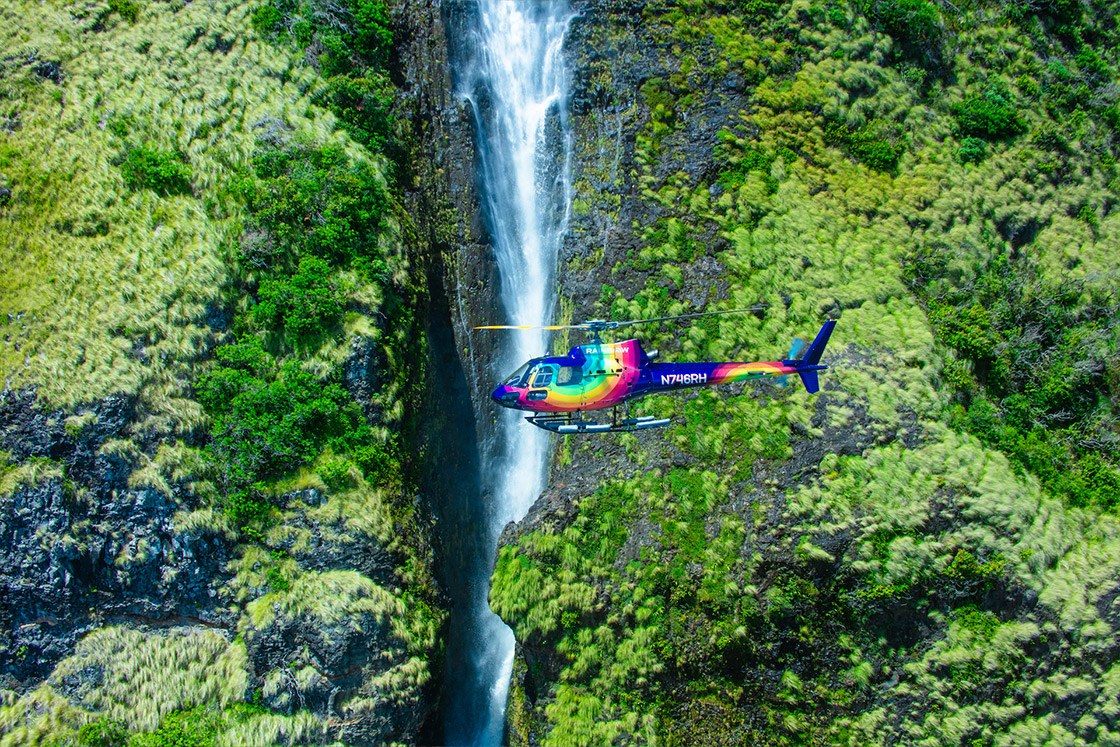 Private Helicopter Flyover: Volcanic Coastline & Hidden Lagoons