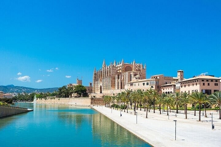 Palma's Modernista Palaces: Private Art & Architecture Tour