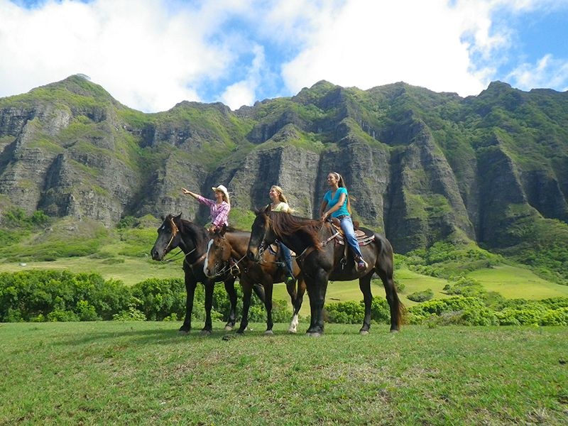 Kualoa Ranch: Private Horseback Ride Through Jurassic Valley