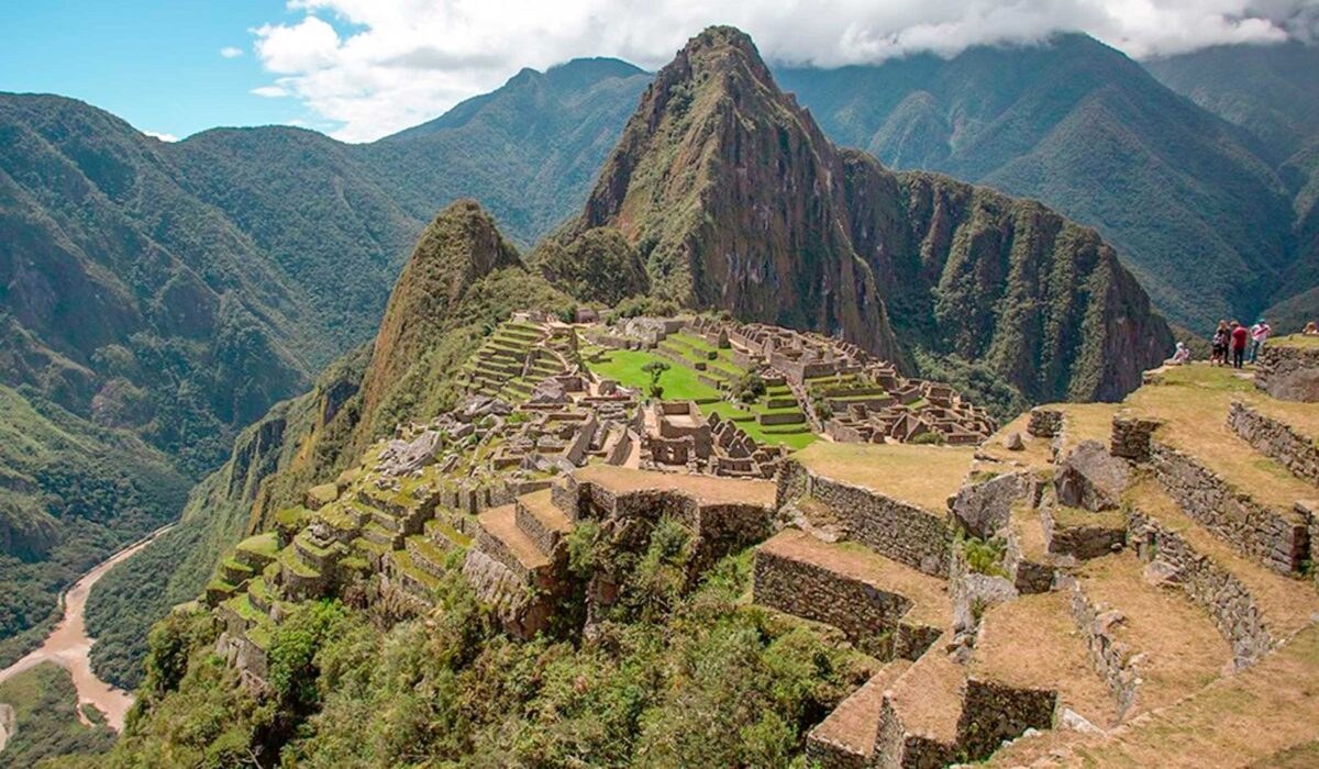 Machu Picchu Citadel: Private Expert-Guided Sunrise Entry