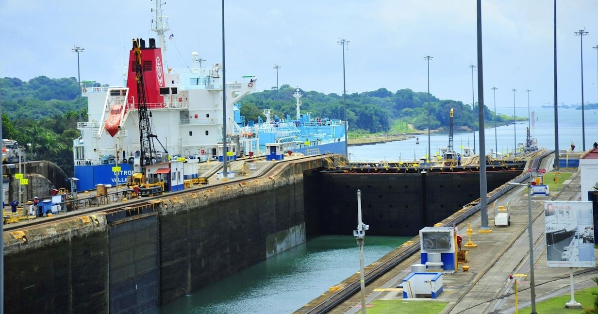 Gatun Locks Close-Up & Gatun Lake Kayak: Panama Canal from the Water