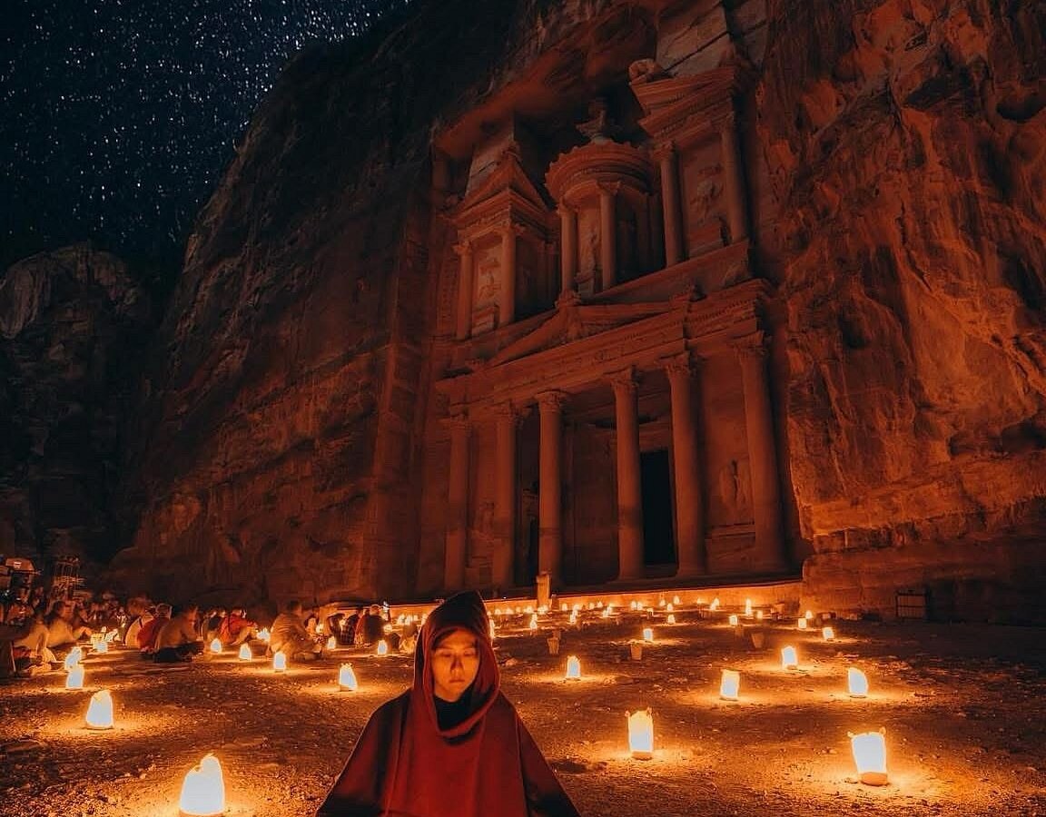 Private Excursion to Petra by Night & the Treasury at Dawn