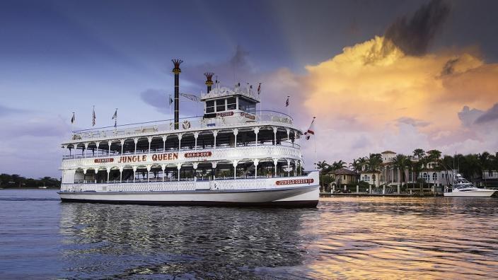 Jungle Queen Dinner Cruise: Sunset Feast on the New River