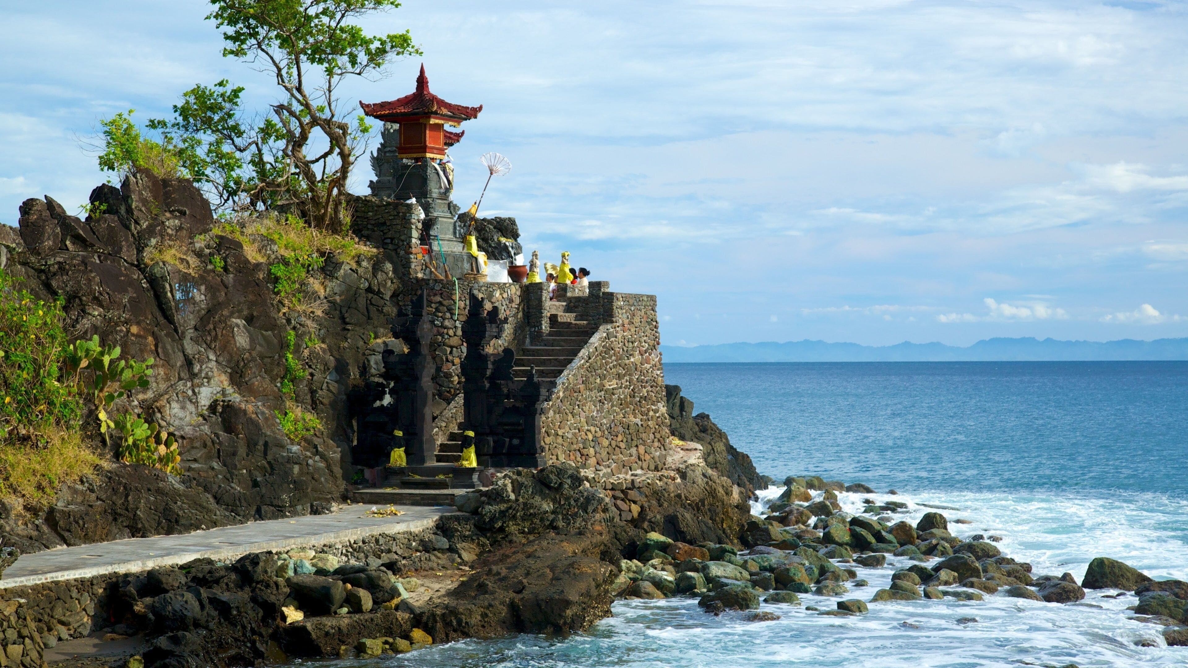Pura Batu Bolong Temple Sunset & Sacred Lombok History Tour