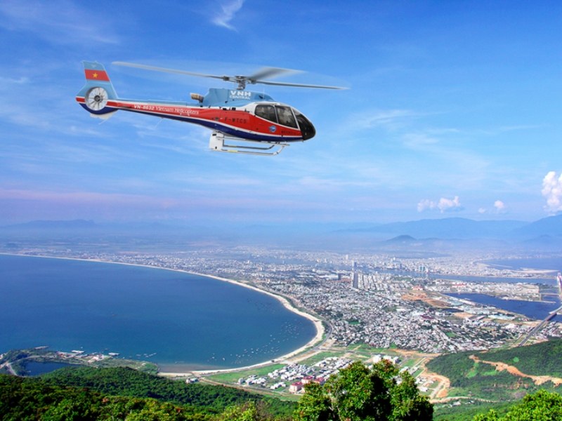 Fxumqvay: Private Helicopter Scenic Flight Over the Coastline