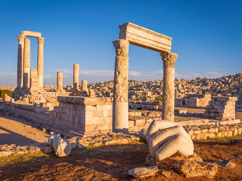 Small-Group Archaeological Excavation Site & Ancient Citadel Tour