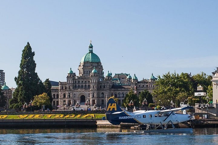 Private Seaplane Charter: Aerial Coastal Panorama