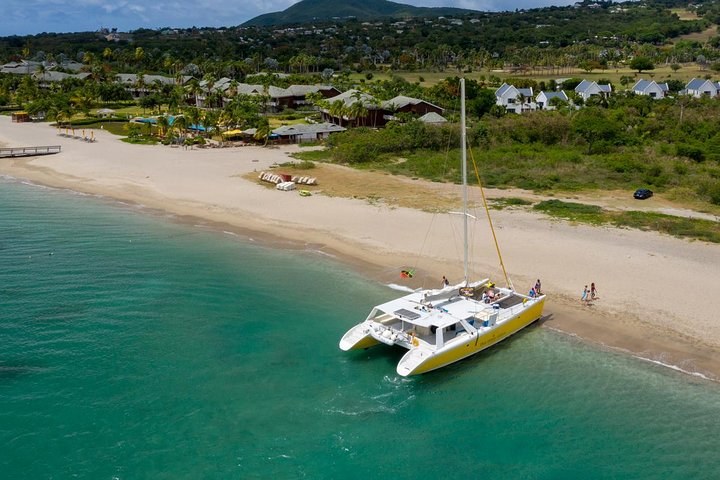 Frigate Bay & Secret Cove Beach: Private Catamaran Sail