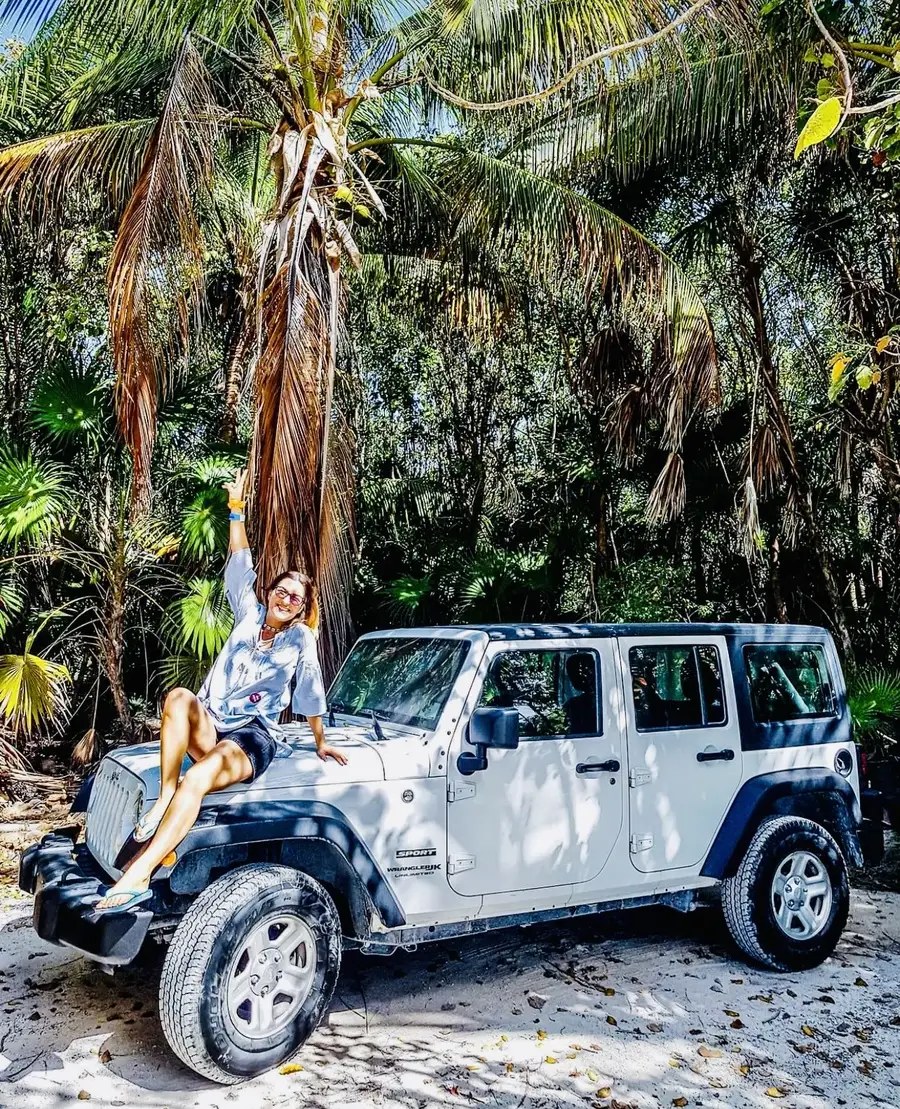 Private Jeep & Hidden Beach Full-Island Discovery