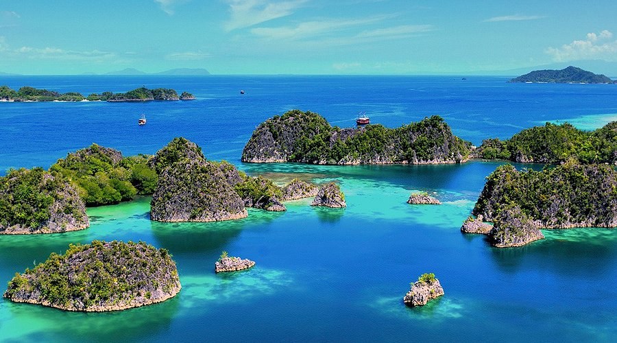 Raja Ampat: Private Piaynemo Lagoon & Karst Panorama
