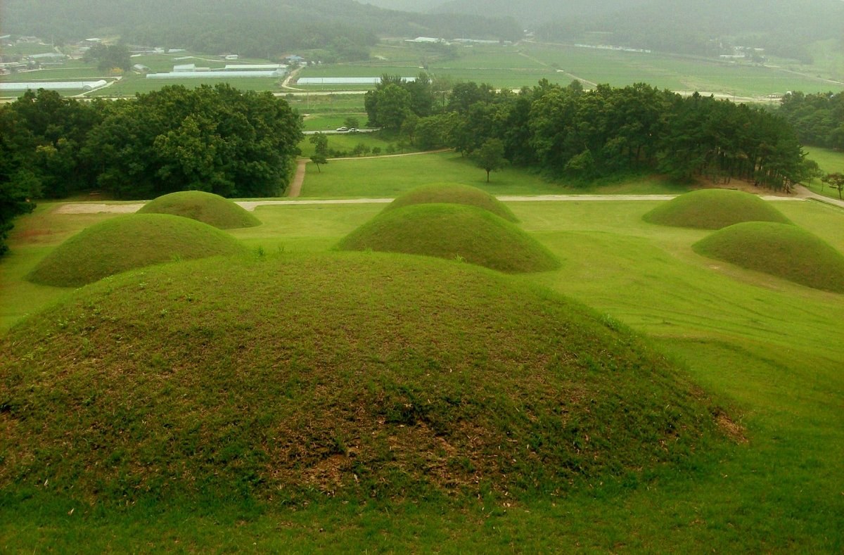 Buyeo Royal Tombs & Baekje Cultural Land: Korea's Lost Kingdom